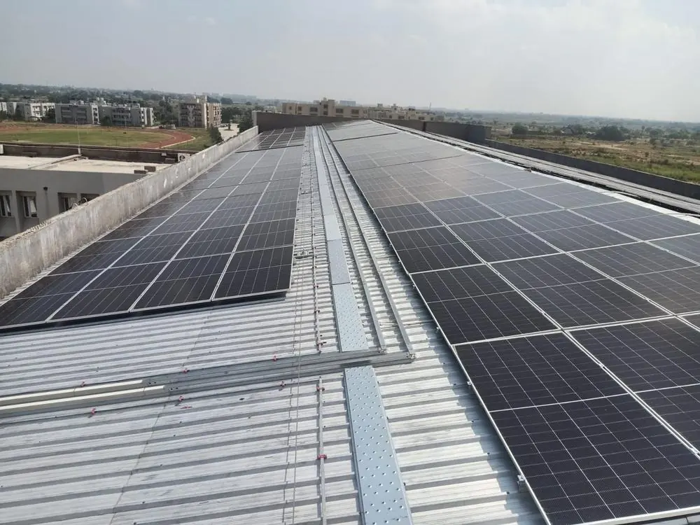 Long rooftop array
